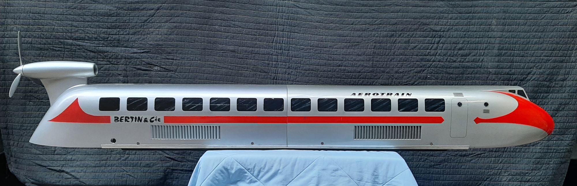 Maquette "Pompidou" électrique